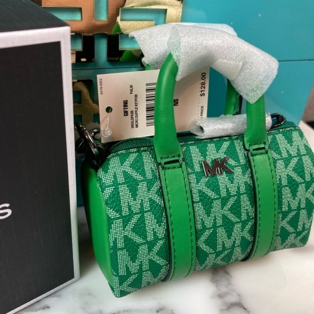 💚HP💚🔹️MICHAEL KORS | Micro Duffle gifting  Keyfob in Green NEW WITH BOX - Picture 3 of 8